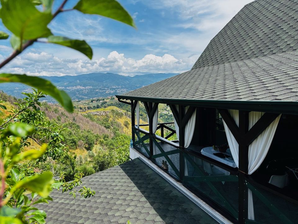 Covered veranda facing the Calabrian mountains